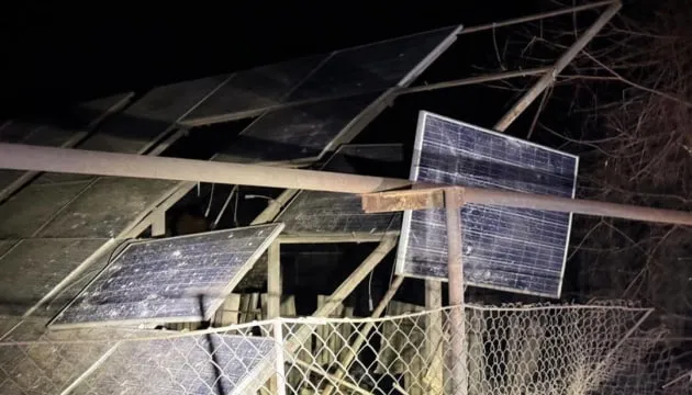 РФ обстріляла п’ять районів Дніпропетровщини, є загиблий і поранені