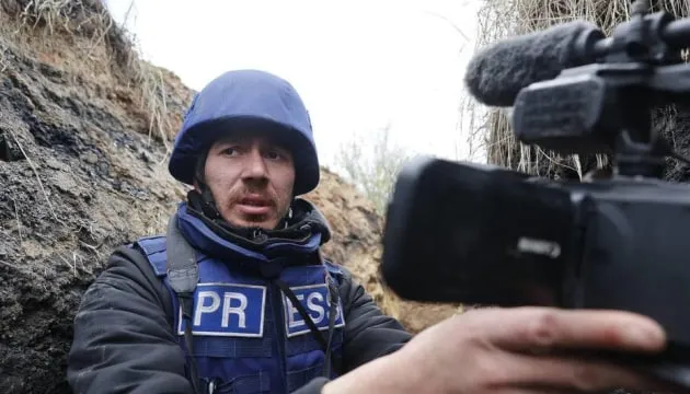 Воєнкор врятував дитину під час обстрілу багатоповерхівки на Київщині