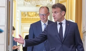 Відео: в Ірландії вантажівка знесла ворота посольства держави-агресора 