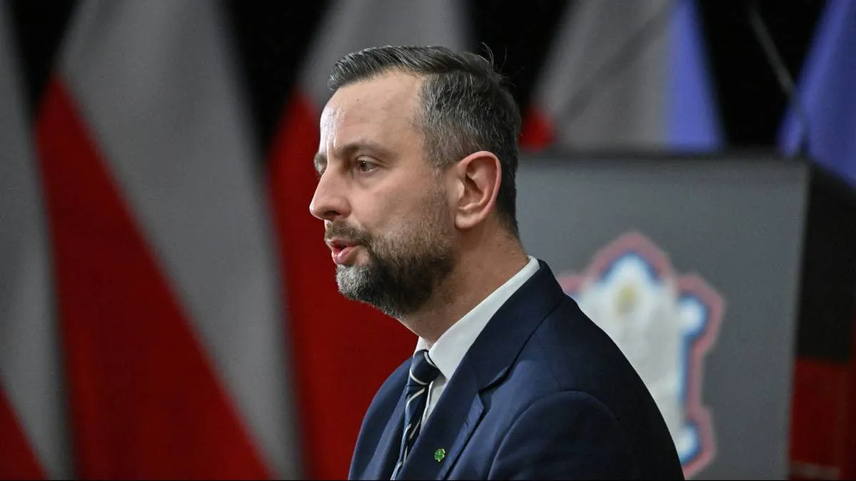 Міністр оборони Польщі не встигне на зустріч з Рютте через технічні проблеми літака