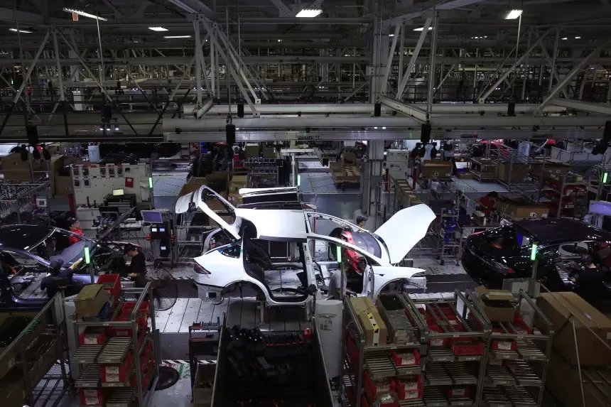 Tesla припиняє виробництво Model S та Model X — завод у Фримонті почне збирати роботів