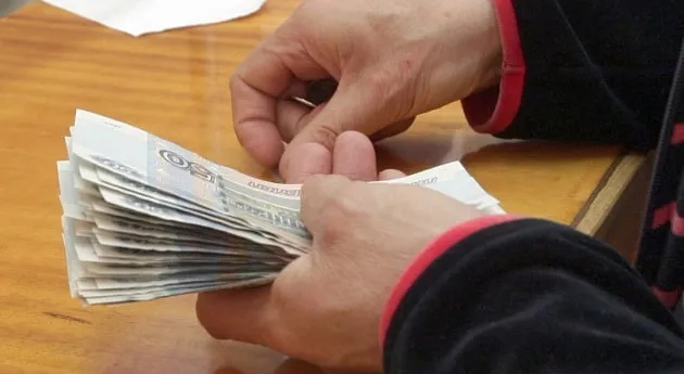 У чотирьох регіонах Сибіру через фінансові проблеми затримують зарплати бюджетникам