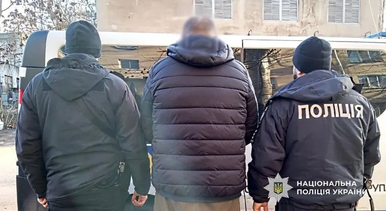 В Одесі нетверезий чоловік відкрив стрілянину в ресторані — його затримали