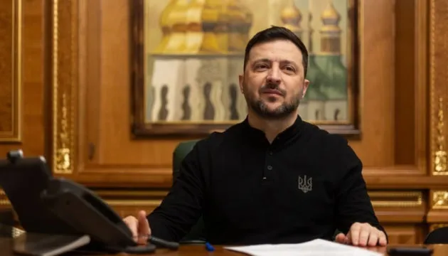 Десята частина станцій зв’язку в Україні не працює через відключення світла - Зеленський