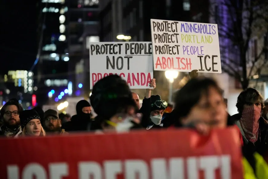 Суд у США заборонив силовикам розганяти протести біля офісу ICE в Портленді