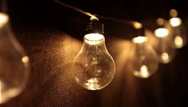 В окремих регіонах України вводять аварійні відключення світла — Укренерго