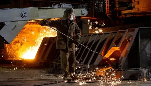 Металурги Росії повідомили про скорочення виробництва та тисячі звільнень
