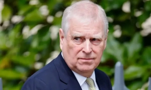 Експрацівник королівської охорони розповів, що Ендрю таємно приводив жінок до палацу