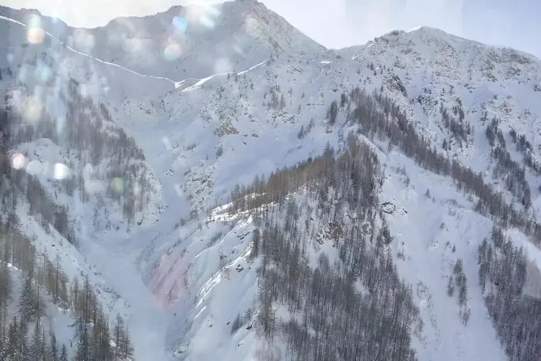 В італійських Альпах лавина забрала життя трьох туристів з Франції