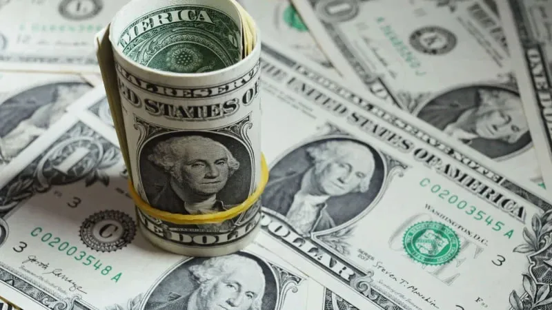 Офіційний курс валют на 17 лютого: гривня ослабла