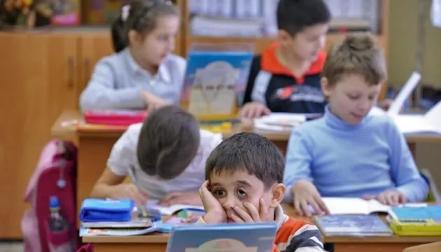 У російських школах обов’язково викладатимуть програму «Навчання служінням»