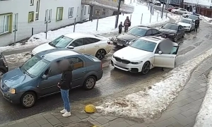 У Львові водія покарали за поведінку під час хвилини мовчання (відео)