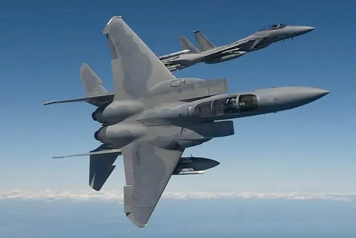 США підняли винищувачі через появу російських літаків біля Аляски