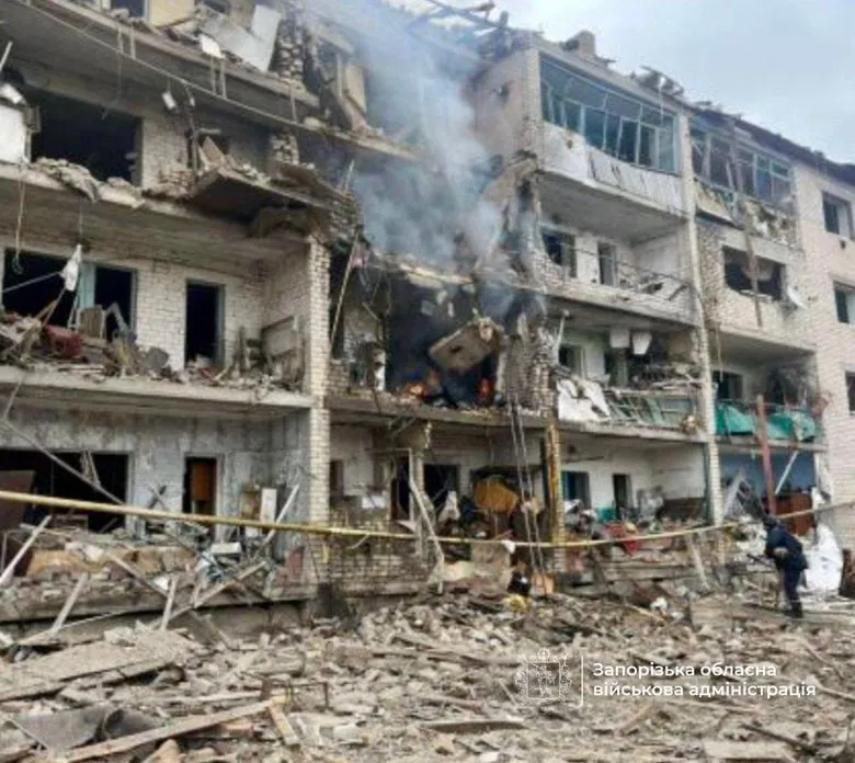 Росіяни обстріляли Запорізьку область: троє поранених, пошкоджена інфраструктура та АЗС