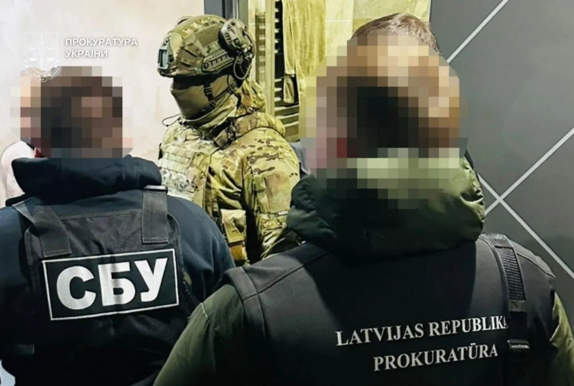 Латвійська поліція ліквідувала шахрайські кол-центри в Україні