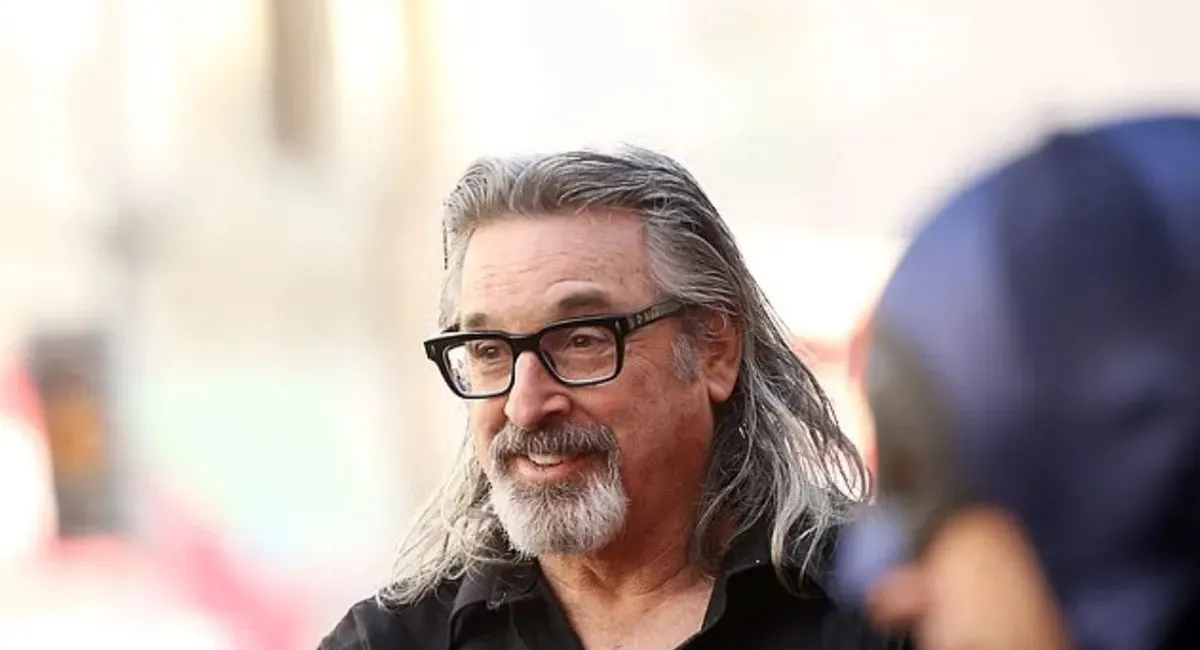 Помер актор Роберт Керрадайн, відомий за «Помстою ботанів» та «Ліззі Макгвайр»