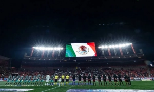 Відео: Мілевський привітав Суркіса з ювілеєм і порадив йому ставити на червоне