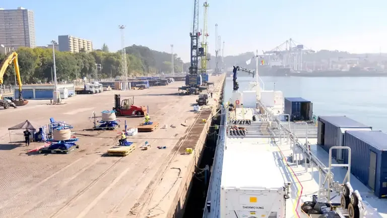 Почали демонтаж першого трансатлантичного кабелю між США та Європою: що буде з інтернетом