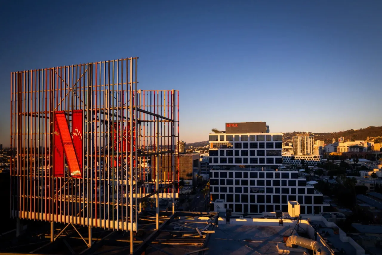 Netflix відмовився боротися за Warner Bros