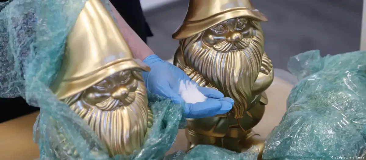 У Німеччині митники знайшли наркотики на мільйон євро в садових гномах