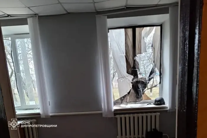 Росіяни обстріляли пожежну частину на Дніпропетровщині (фото)