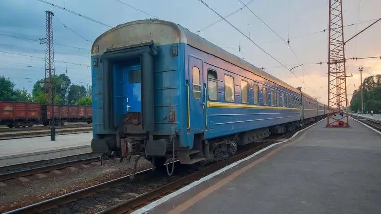 Більшість пошкодженої залізниці відновлено, затримки потягів залишаються