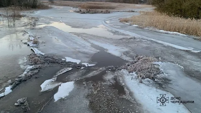 На Черкащині обрушився шлюз гідроспоруди на річці Тясмин