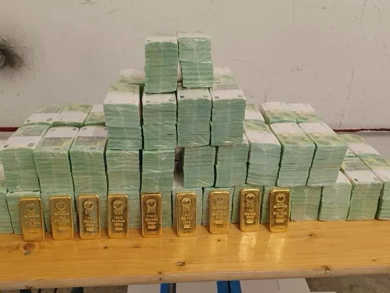 Послу Угорщини в МЗС України висловили протест через захоплення золота Ощадбанку