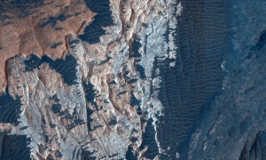 У Великій Британії пролунав вибух на складі, спалахнула масштабна пожежа