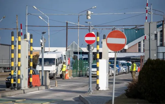 На пункті пропуску Краківець – Корчова розпочався ремонт, що треба знати