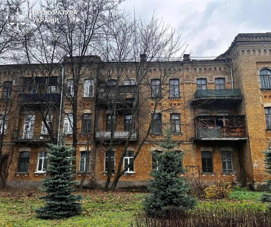 Прокуратура вимагає відремонтувати будинок культурної спадщини в Солом’янському районі