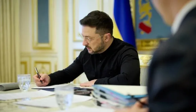 Зеленський призначив стипендії дітям загиблих журналістів