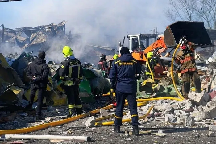 Росіяни розбомбили склади відомої мережі ресторанів у Києві