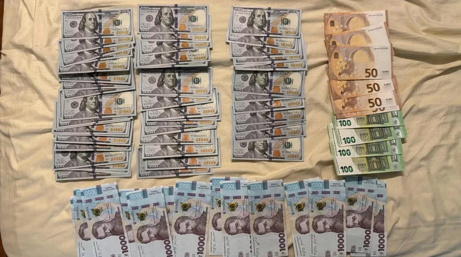 ДБР викрило схему продажу «непридатності» до служби (фото/відео)