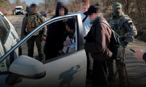 Директора компанії-забудовника підозрюють у привласненні грошей на модульні будинки в Мощуні