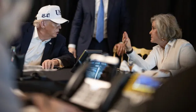 У керівниці офісу Трампа виявили рак