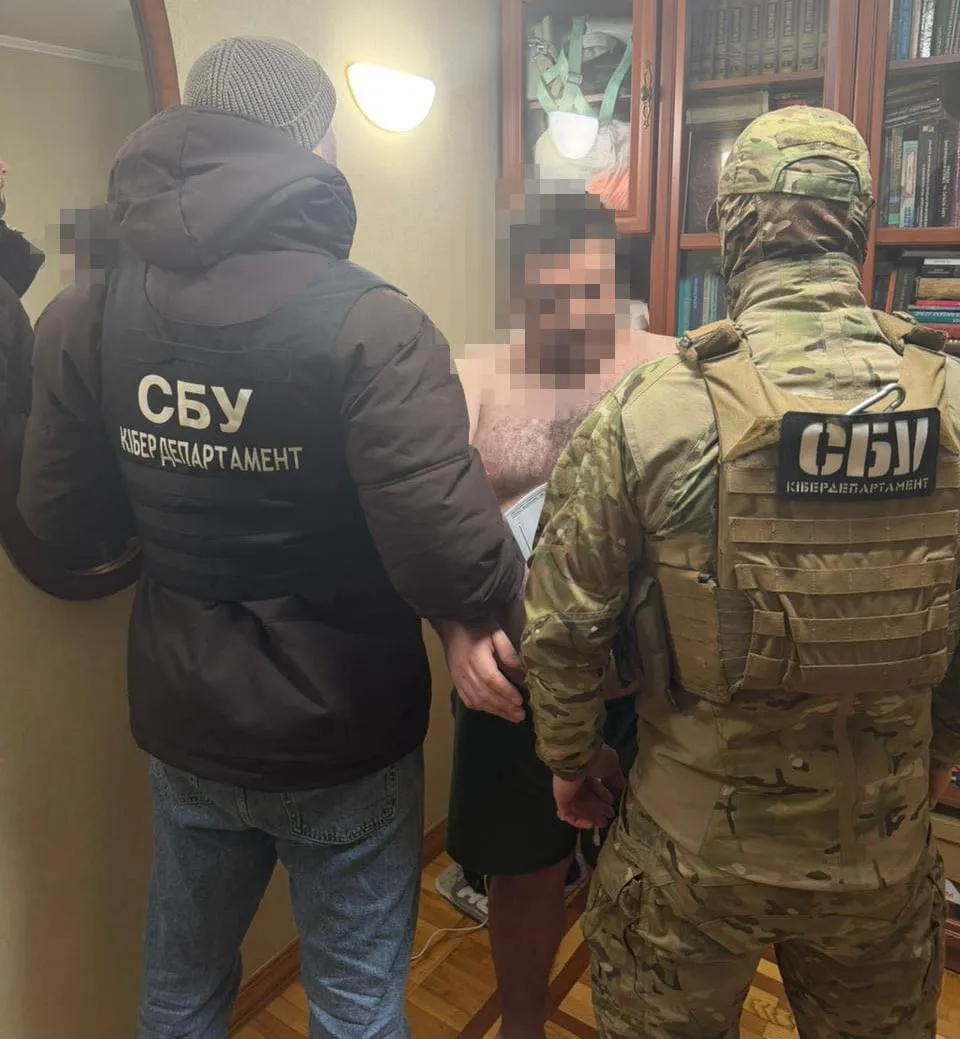 В Україні повідомили про підозру інженерам, які допомагали відновлювати нафтозаводи РФ