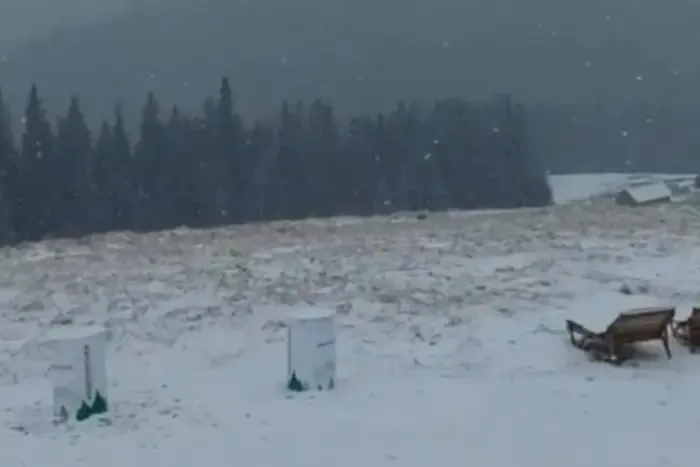 Буковель засипало снігом, зима не відступає (відео)