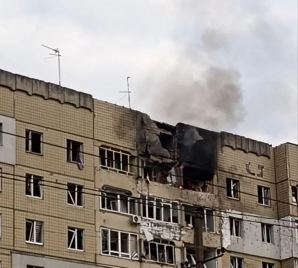 У Львові ворожий дрон влучив у житловий будинок