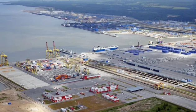 После атаки дронов два российских порта приостановили свою работу — Reuters