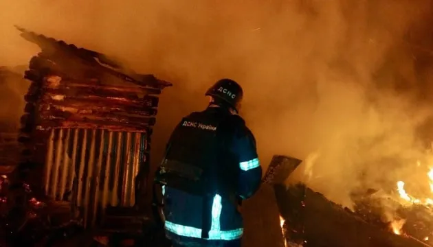 У Чернігові дрони РФ пошкодили підприємство та залізничну інфраструктуру