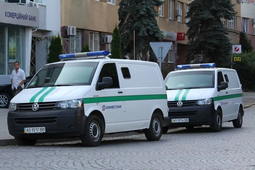 Нацбанк закупив броньовані інкасаторські авто майже на 100 млн грн