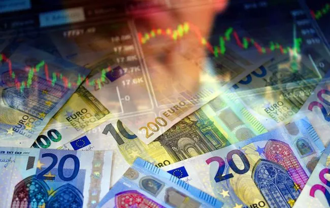 Євро помітно впав, долар трохи знизився: курс валют на 31 березня