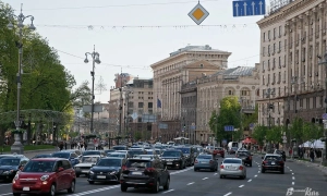 Відео: до Києва прибула із візитом Кая Каллас та делегація міністрів країн ЄС
