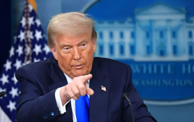 Трамп обурився через заборону Франції на проліт літаків США