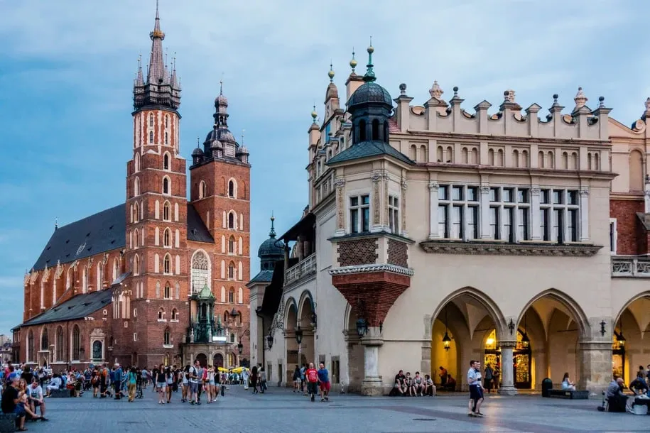 У Польщі можуть видворити українця за погрози ножем блогерам у Кракові