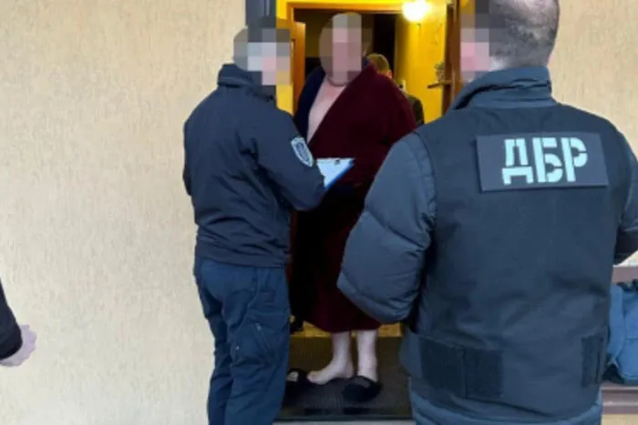 На Хмельниччині викрили схему зняття з розшуку за гроші