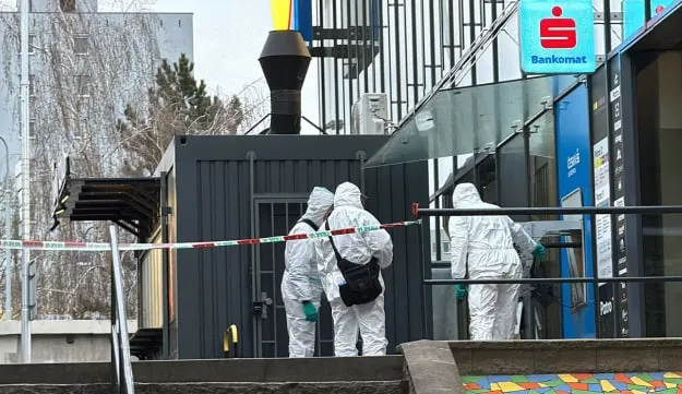 У Празі підірвали банкомати поруч із торговим центром