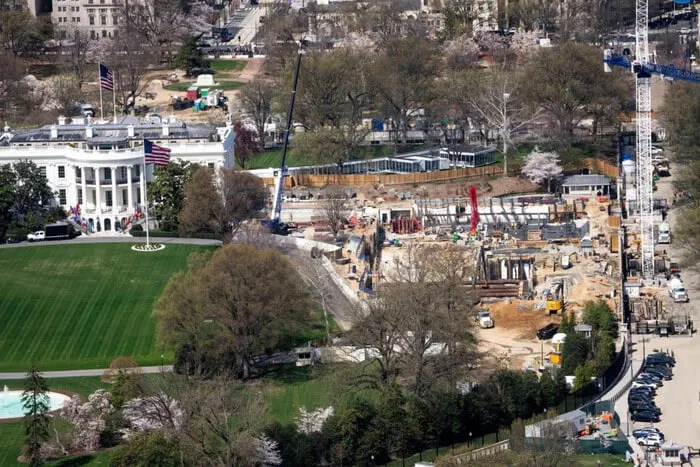 Під бальною залою Трампа зводять підземний комплекс — NYT