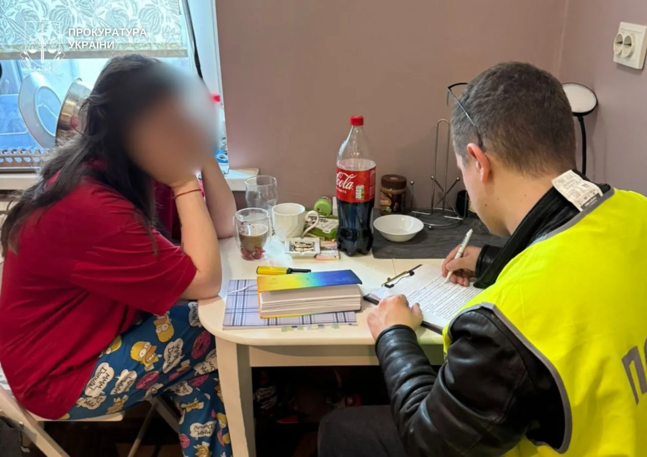 В столице женщину уличили в мошенничестве с вакансиями и бронированием